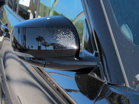 Used 2024 Jeep Grand Cherokee Limited w/ Black Appearance Package image 11