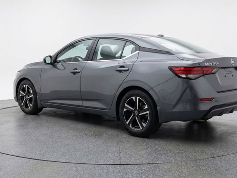 Used 2025 Nissan Sentra SV image 6
