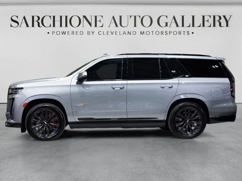 Used 2024 Cadillac Escalade V w/ LPO, ONYX Package AWD/4WD image 3