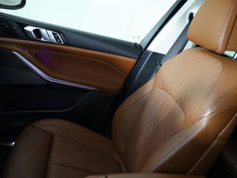 Used 2023 BMW X7 xDrive40i w/ Executive Package image 40