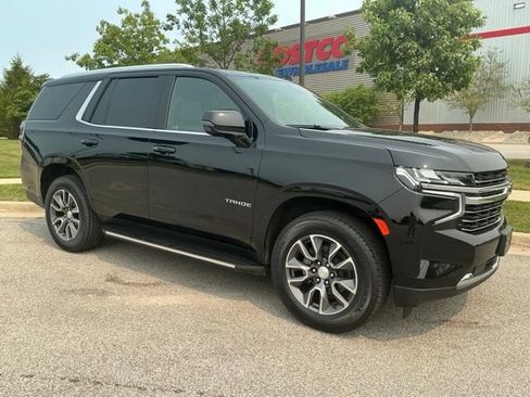 Used 2021 Chevrolet Tahoe LT w/ LT Signature Package AWD/4WD image 2