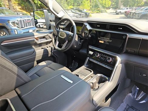 New 2025 GMC Sierra 3500 Denali w/ Denali Reserve Package image 10