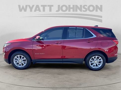 Used 2020 Chevrolet Equinox LT image 2