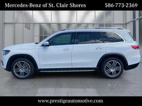 Used 2022 Mercedes-Benz GLS 450 4MATIC image 2