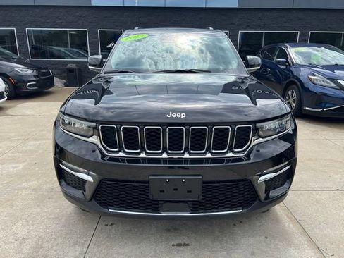 Certified 2023 Jeep Grand Cherokee Limited AWD/4WD image 2