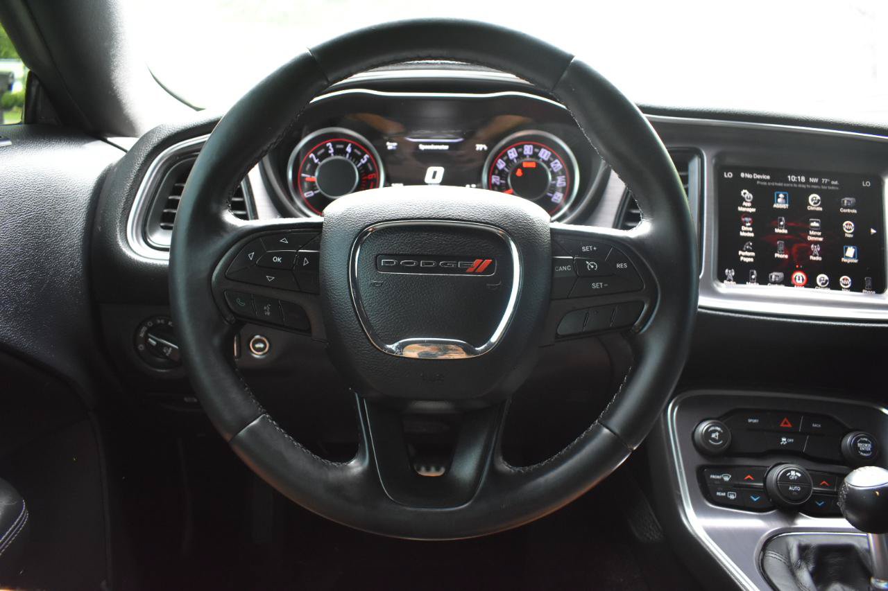 Used 2015 Dodge Challenger R/T w/ Quick Order Package 22B R/T RWD image 23