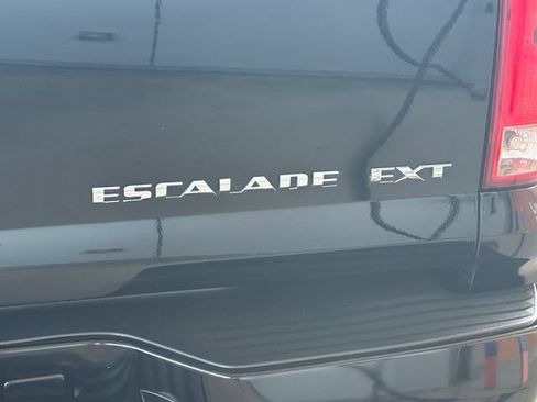 Used 2007 Cadillac Escalade EXT w/ Information Package AWD/4WD image 11
