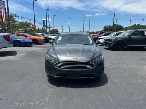 Certified 2020 Ford Fusion SE FWD image 2