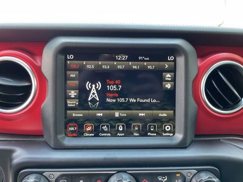 Used 2022 Jeep Gladiator Rubicon w/ LED Lighting Group AWD/4WD image 17