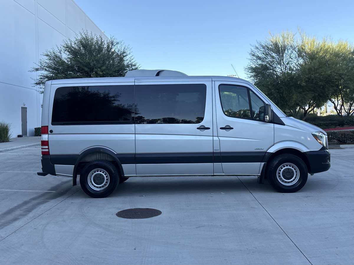 Used 2016 Mercedes-Benz Sprinter 2500 image 2