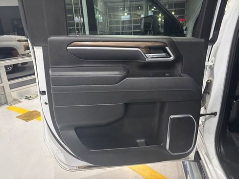 Used 2025 Chevrolet Silverado 2500 LT w/ Convenience Package image 21