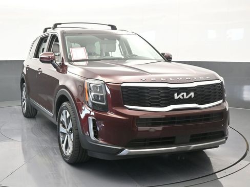 Used 2022 Kia Telluride EX w/ EX Premium Package image 9