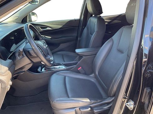 Used 2024 Buick Encore GX Sport Touring image 9