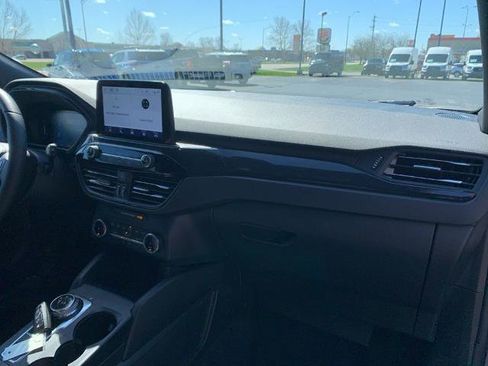Certified 2025 Ford Escape ST-Line AWD/4WD image 22