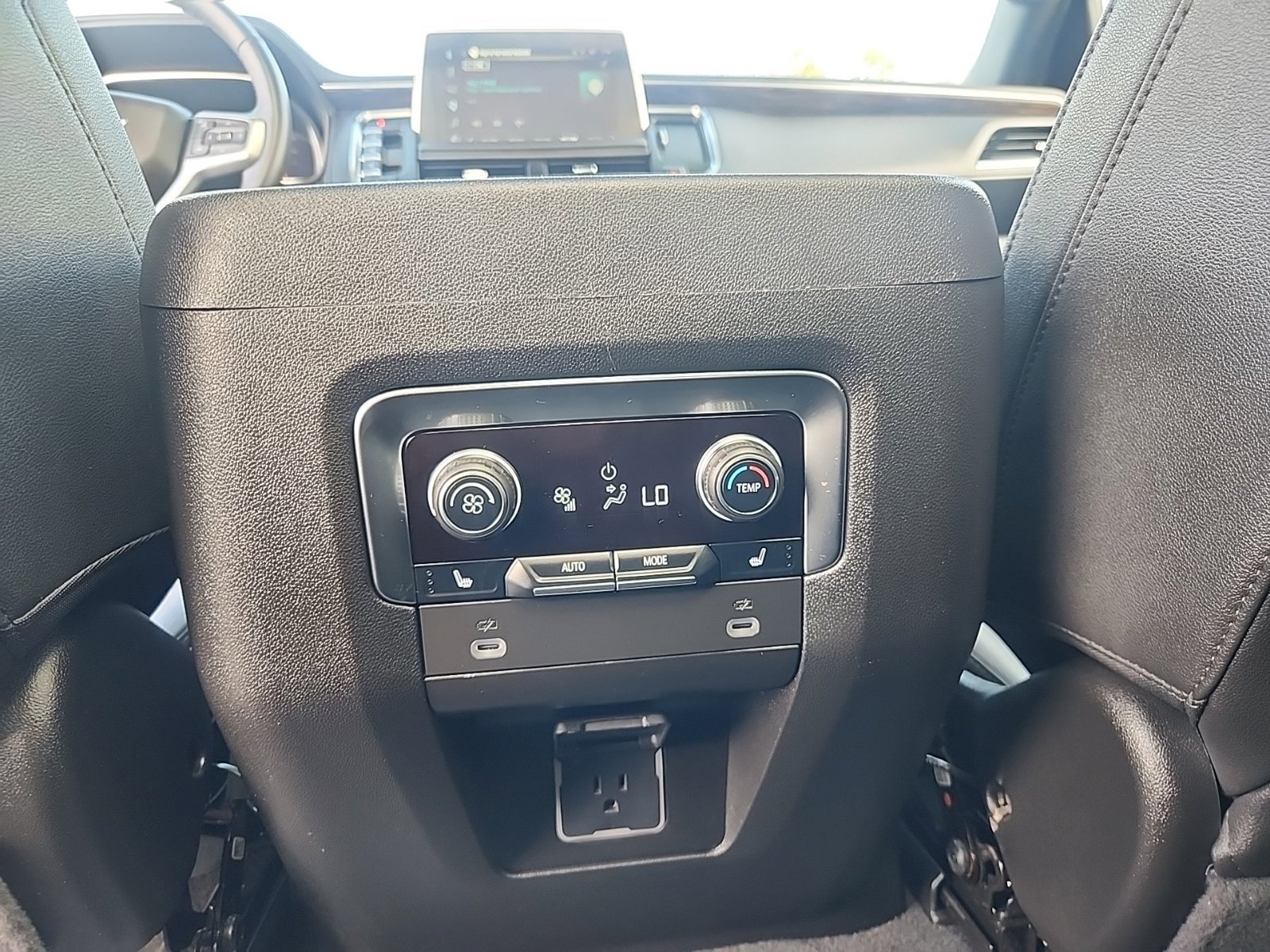 Used 2024 Chevrolet Tahoe LT w/ LT Signature Package AWD/4WD image 37