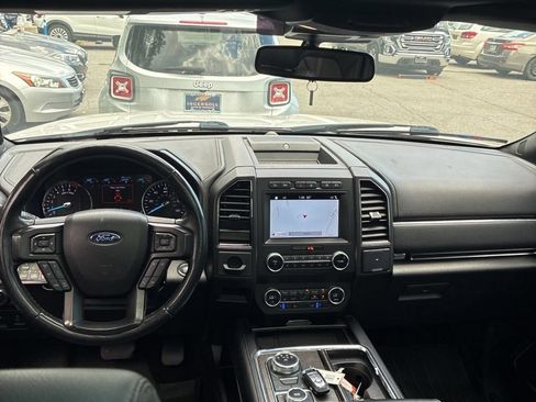 Used 2019 Ford Expedition Limited w/ Equipment Group 302A AWD/4WD image 7