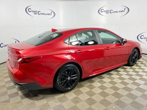 Used 2025 Toyota Camry SE FWD image 7
