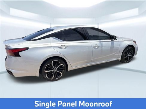 Used 2023 Nissan Altima 2.5 SR w/ SR Premium Package FWD image 5