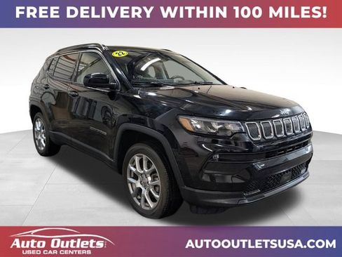 Used 2022 Jeep Compass Latitude w/ Sun and Sound Group AWD/4WD image 1