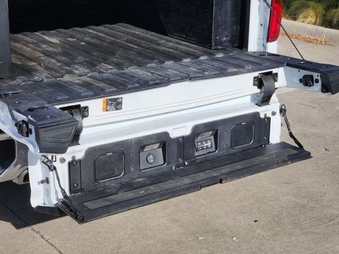 Used 2025 Chevrolet Silverado 1500 LTZ AWD/4WD image 32