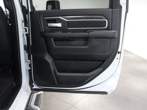 Used 2024 RAM 2500 Big Horn image 34