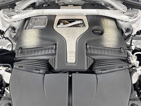 Used 2021 Aston Martin DBX image 31