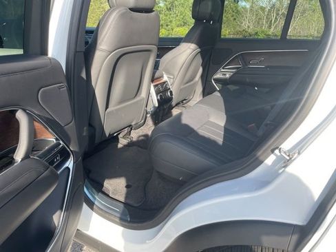 Used 2023 Land Rover Range Rover SE image 10