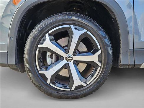 Used 2026 Volkswagen Tiguan SE AWD/4WD image 22