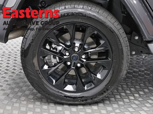 Used 2025 Jeep Wrangler Unlimited Sahara AWD/4WD image 30