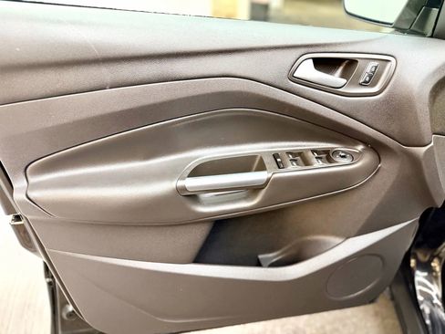 Used 2014 Ford Escape SE image 9