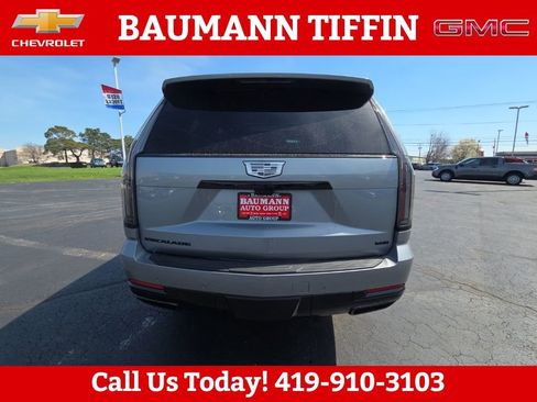 Used 2025 Cadillac Escalade Sport w/ LPO, ONYX Package image 2