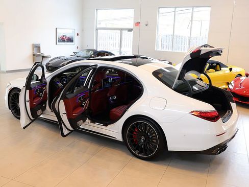 Used 2025 Mercedes-Benz S 63 AMG S image 17