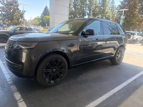 Used 2024 Land Rover Range Rover Long Wheelbase SE AWD/4WD image 1