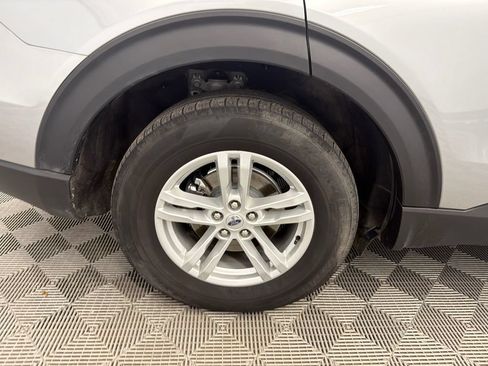 Used 2024 Ford Explorer XLT RWD image 18