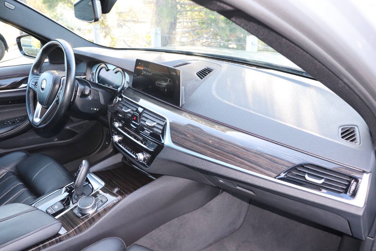 Used 2017 BMW 530i RWD image 19
