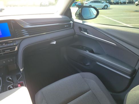 Used 2025 Toyota Camry LE FWD image 17