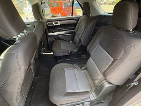 Used 2022 Ford Explorer XLT AWD/4WD image 24