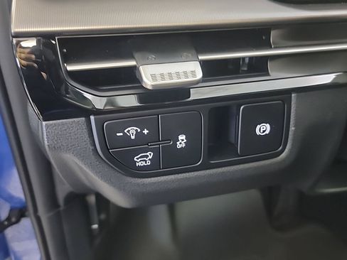 Used 2026 Kia Sportage EX FWD image 36