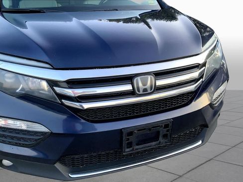 Used 2018 Honda Pilot Touring image 32