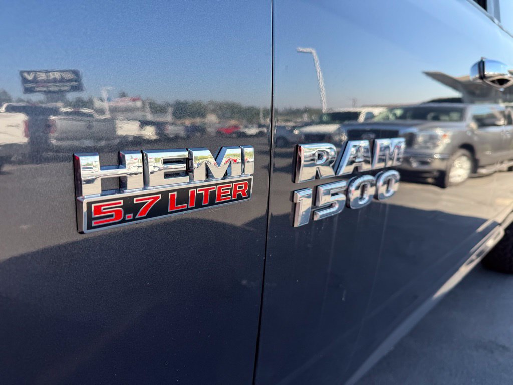 Used 2018 RAM 1500 Classic SLT AWD/4WD image 9