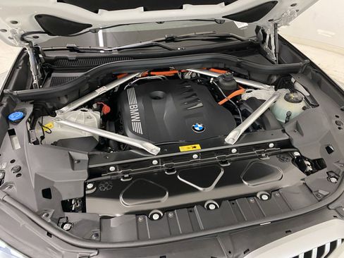 New 2026 BMW X5 xDrive50e w/ Climate Comfort Package image 32