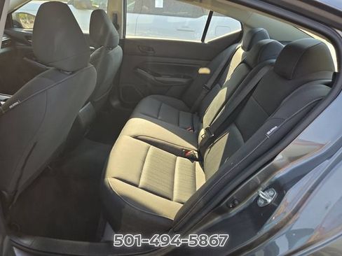 Used 2023 Nissan Altima 2.5 SV FWD image 7