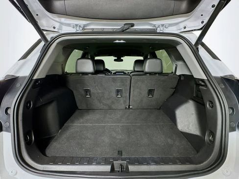 Used 2023 GMC Terrain SLT image 20