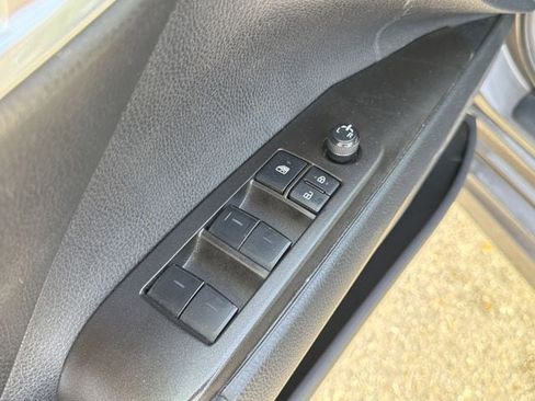 Used 2022 Toyota Camry SE w/ Carpet Mat Package (TMS) image 21