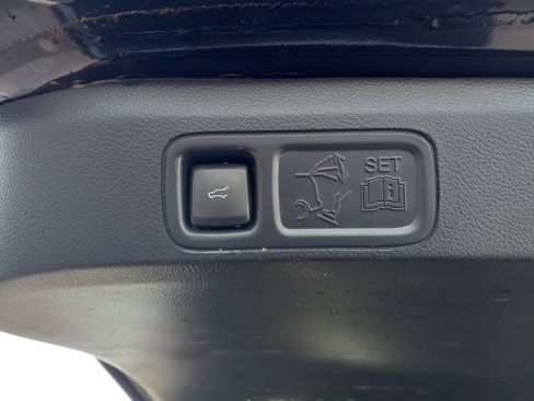 Used 2023 Ford Expedition Limited AWD/4WD image 13