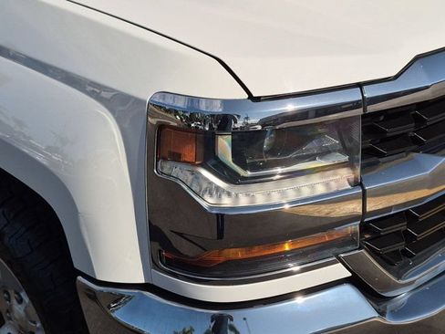 Used 2018 Chevrolet Silverado 1500 LT w/ All Star Edition RWD image 10