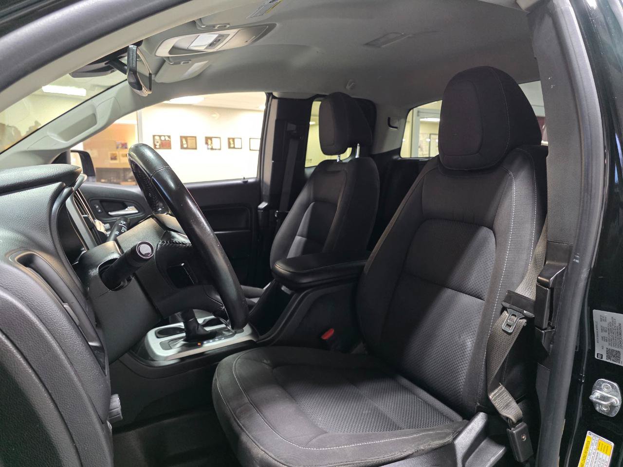 Used 2021 Chevrolet Colorado LT w/ Fleet Safety Package RWD image 15