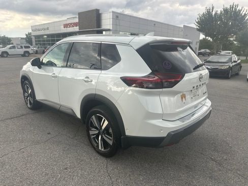 Used 2024 Nissan Rogue SL w/ SL Premium Package AWD/4WD image 7