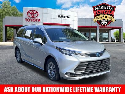 New 2025 Toyota Sienna XLE