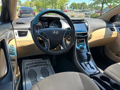 Used 2013 Hyundai Elantra GLS w/ Preferred Pkg FWD image 15